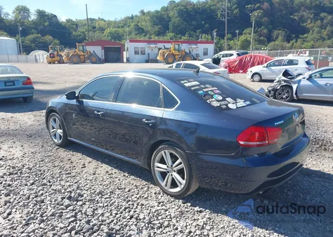 2014 Volkswagen Passat 1.8T Se z USA, uszkodzony, nr VIN 1VWBT7A30EC035240
